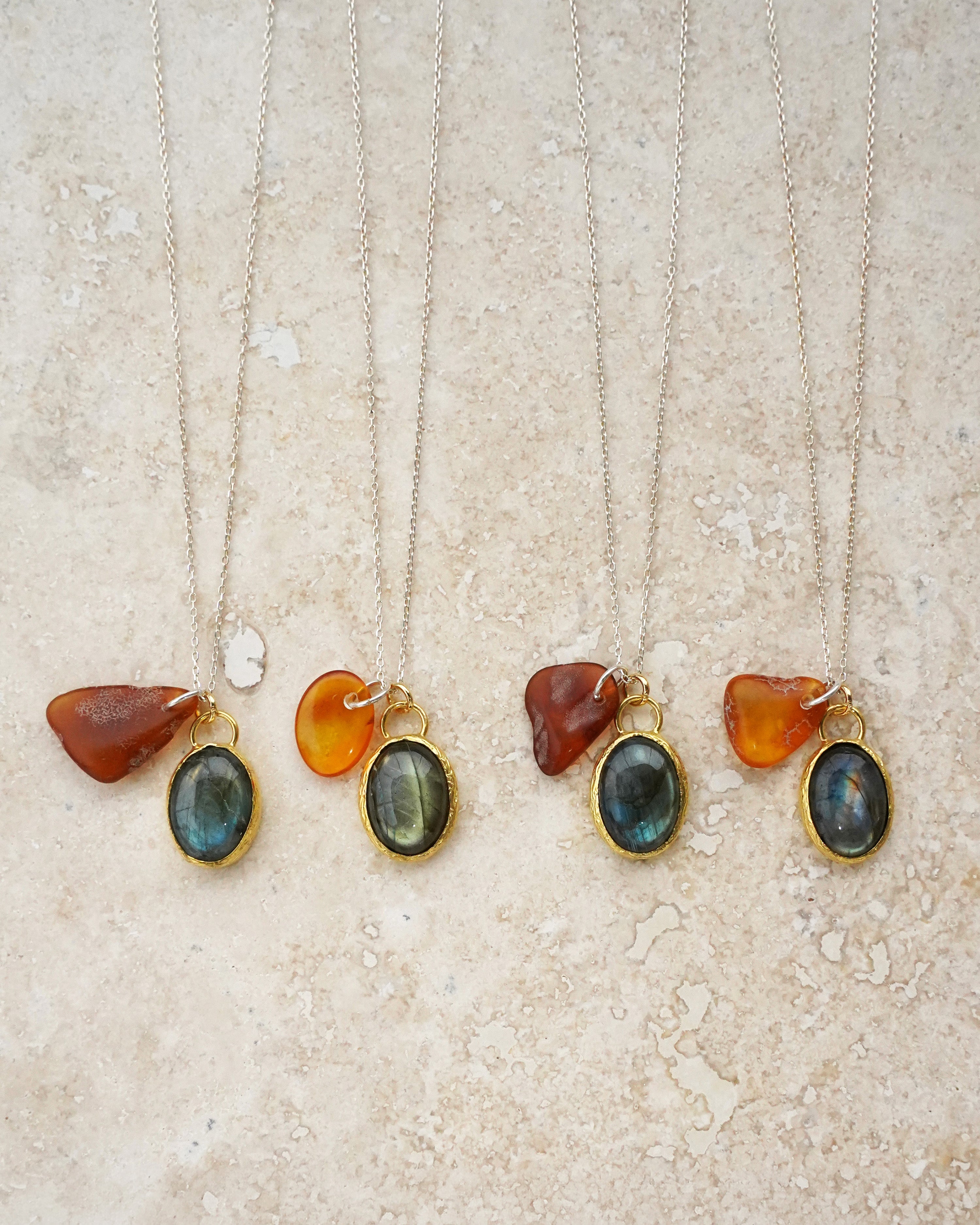 Labradorite Ambrée Kolye